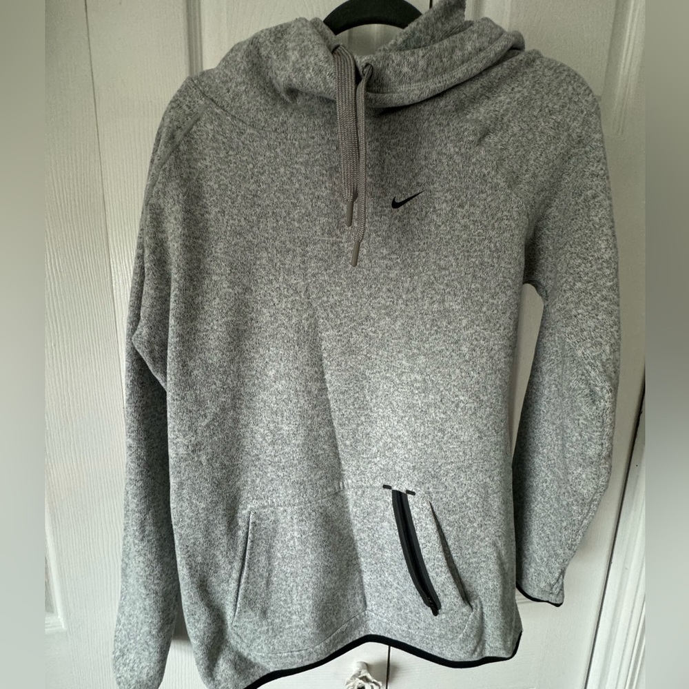 Women’s Nike Pullover (XL)